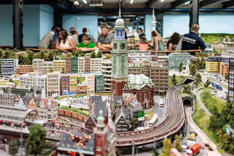Das Miniatur Wunderland wird zum Filmstar. (Archivbild) Foto: Markus Scholz/dpa