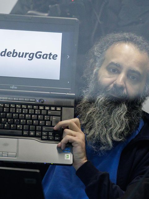 Taleb A., der Attentäter vom Weihnachtsmarkt in Magdeburg, beim Auftakt des Prozesses gegen ihn