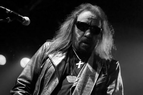 Ace Frehley ist im Oktober 2025 im Alter von 74 Jahren gestorben.
