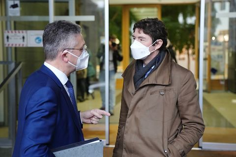 Der frühere Präsident des Robert Koch-Institutes (RKI), Lothar Wieler und der Virologe Christian Drosten sagen im Thüringer Coro