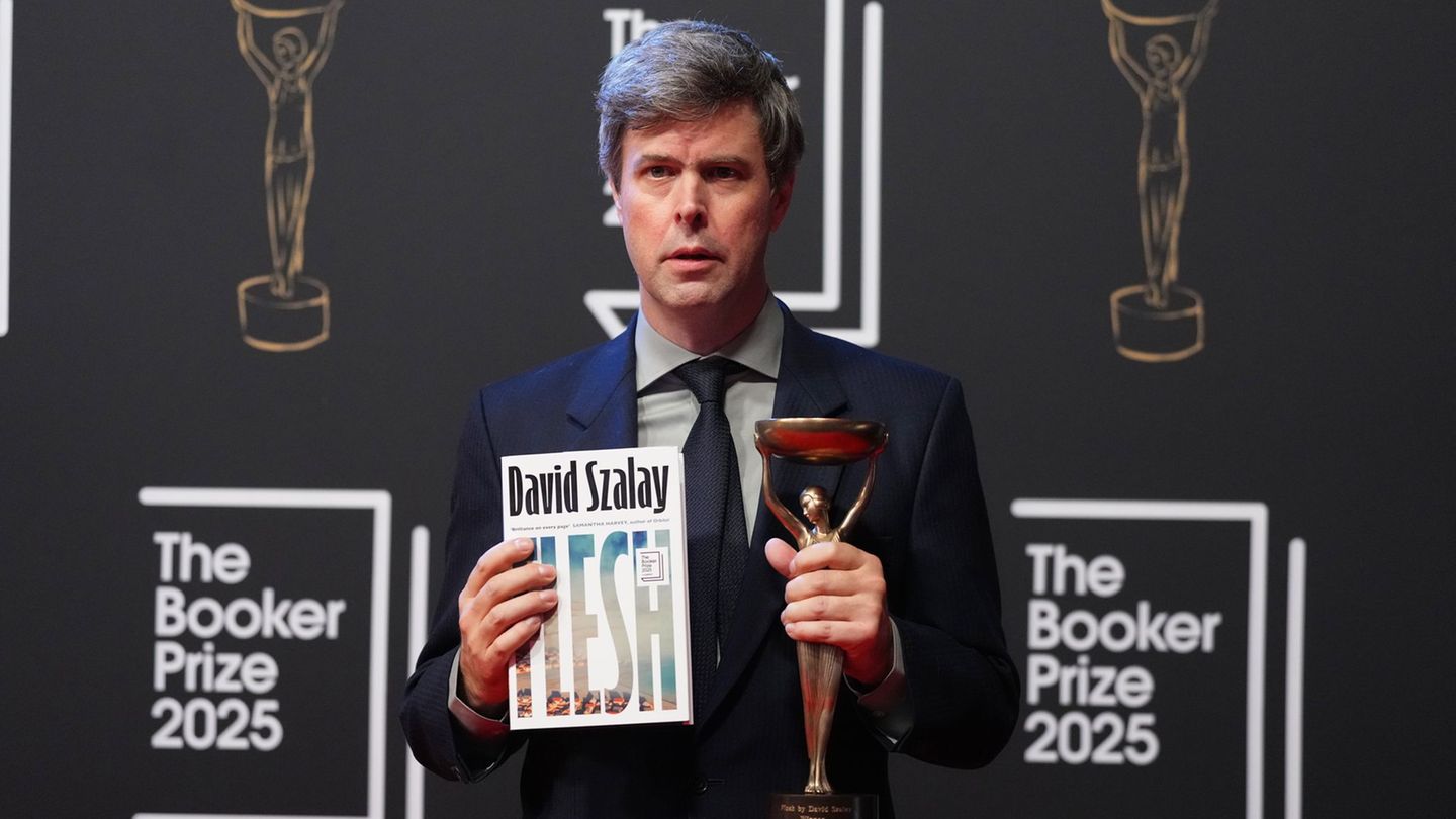 Der Booker-Preis geht in diesem Jahr an den ungarisch-britischen Autor David Szalay. Foto: Kirsty Wigglesworth/AP/dpa