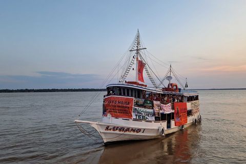 Die "Amazon Flotilla" war 31 Tage lang auf dem Fluss unterwegs. Foto: Larissa Schwedes/dpa