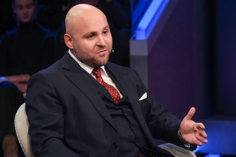 AfD-Politiker Markus Frohnmaier verteidigte im ARD-Talk "Maischberger" die Russlandpolitik seiner Partei.