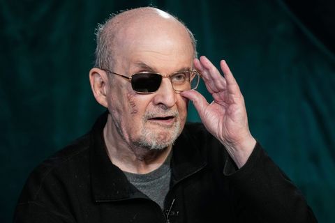 In seinem jüngsten Werk "Die elfte Stunde" beschäftigt sich Salman Rushdie der Frage, wie man dem nahenden Tod begegnen sollte.