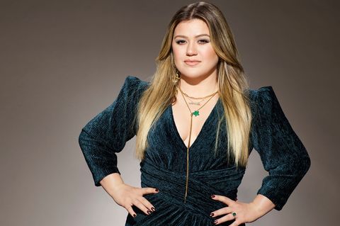 US-Sängerin Kelly Clarkson hat während eines Auftritts ihren Fans von einem übergriffigen Vorschlag eines Managers berichtet. Fo
