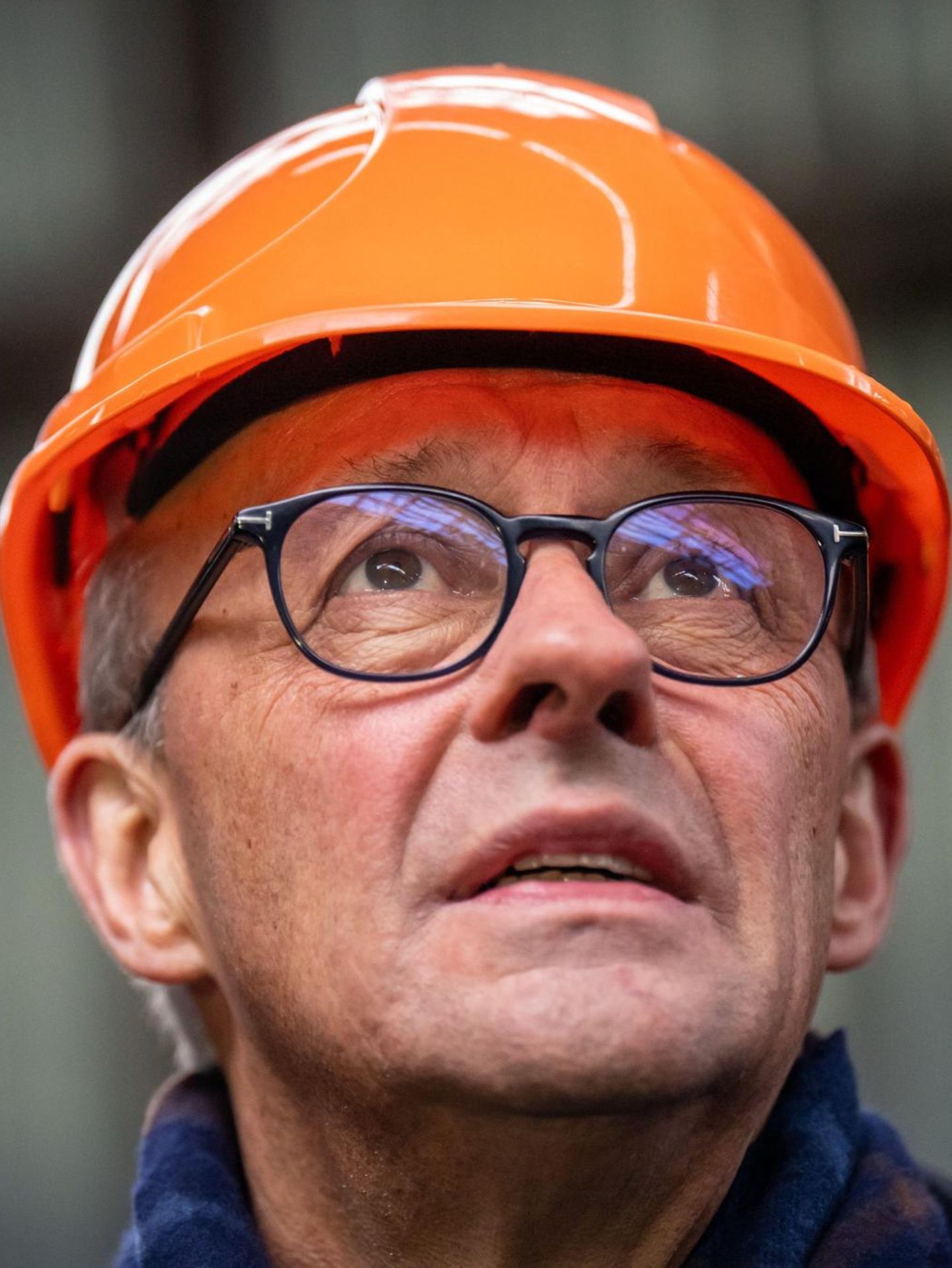 Friedrich Merz mit Sicherheitshelm