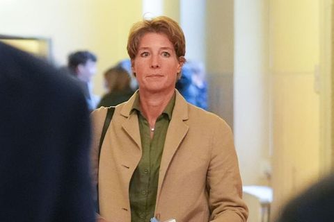 Die angeklagte Christina Block auf dem Weg in den Gerichtssaal am Landgericht Hamburg