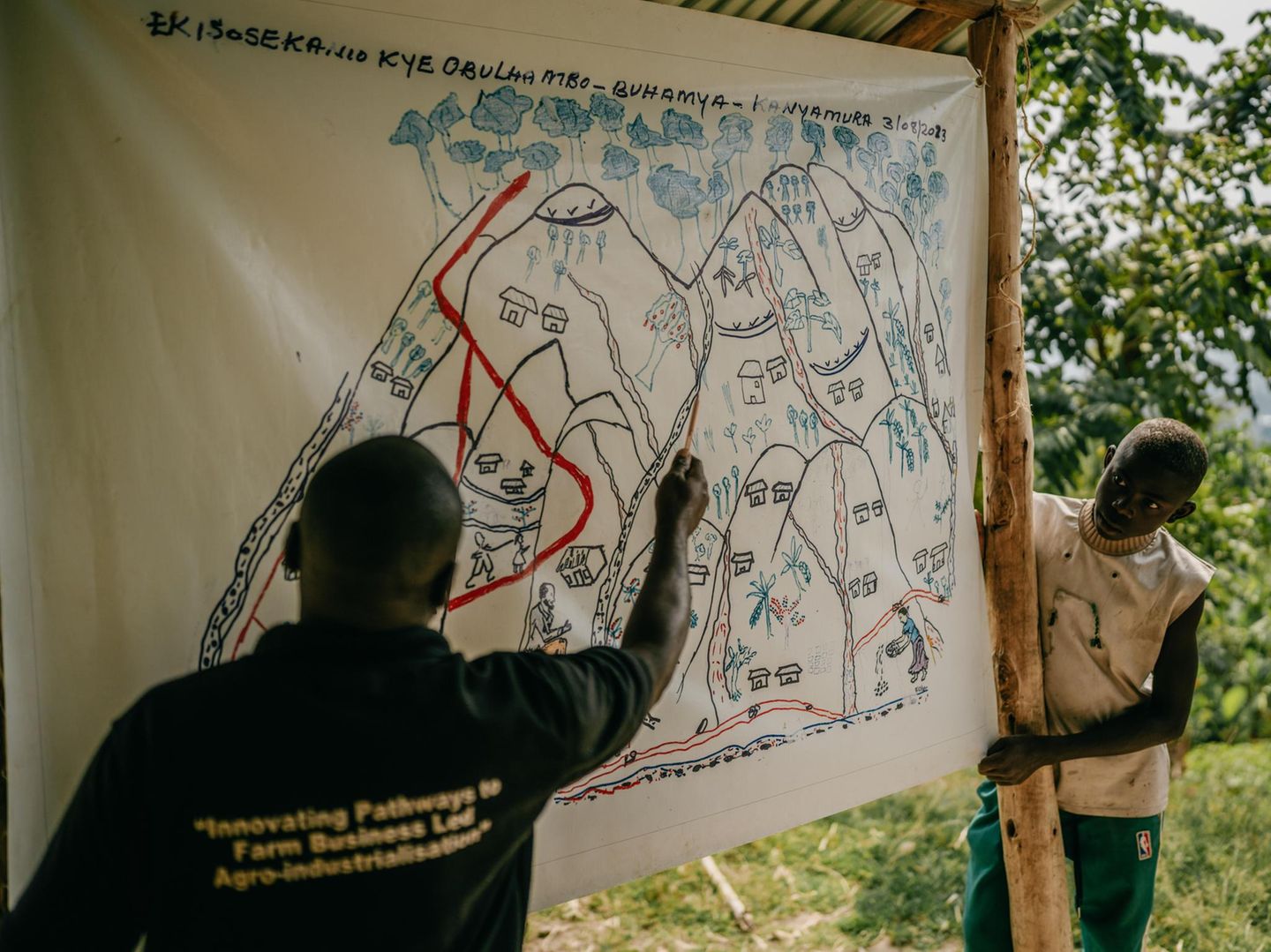 Initiativen bringen den Bauern bei, wo sie anbauen dürfen – und wo es zu gefährlich geworden ist