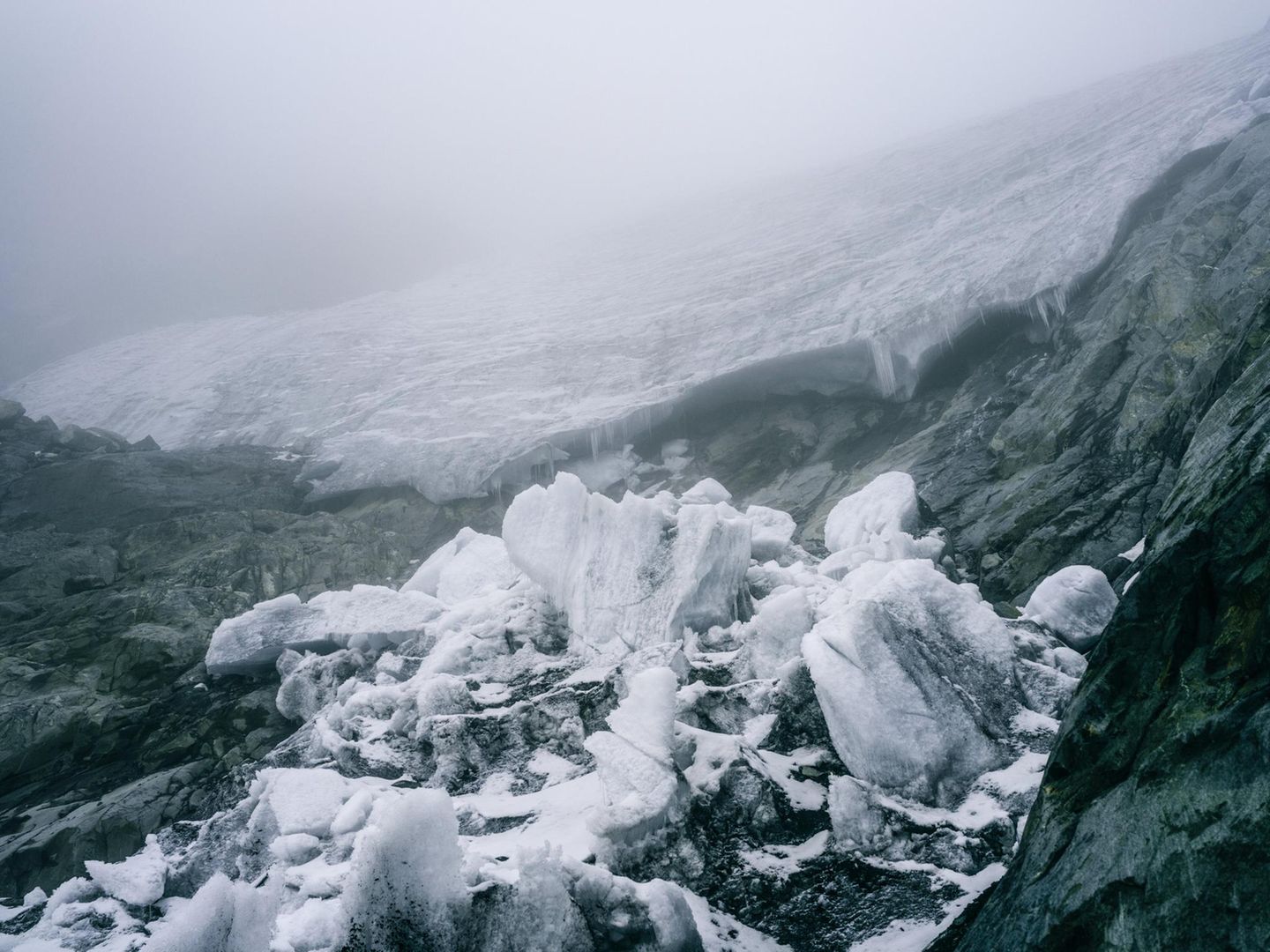 Einsames Eis: Die Gletscher schrumpfen und bröckeln, jedes Jahr etwas mehr