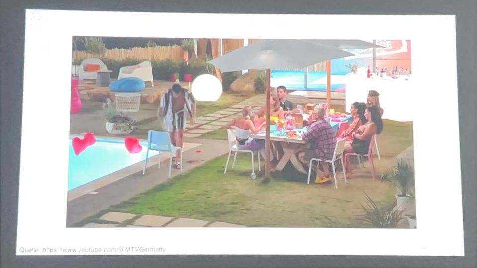 Der Elfin Flip arbeitet bei Nacht