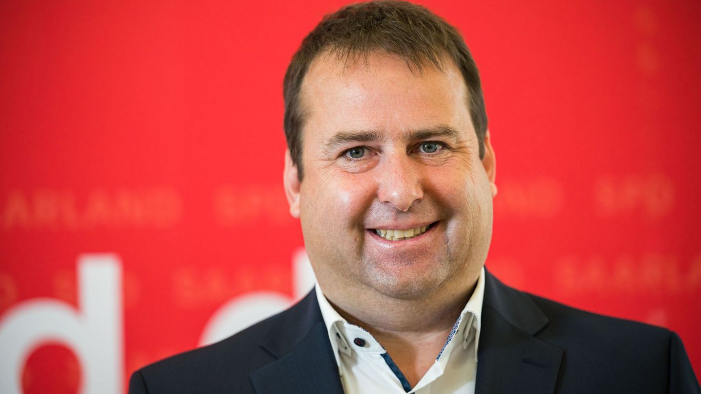 Der Insolvenzantrag könne eine Chance sein, sagt Saarlands Gesundheitsminister (Archivbild) Foto: Oliver Dietze/dpa