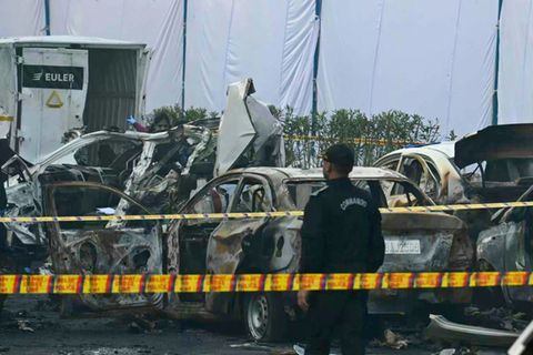 Ermittler am Ort der Explosion