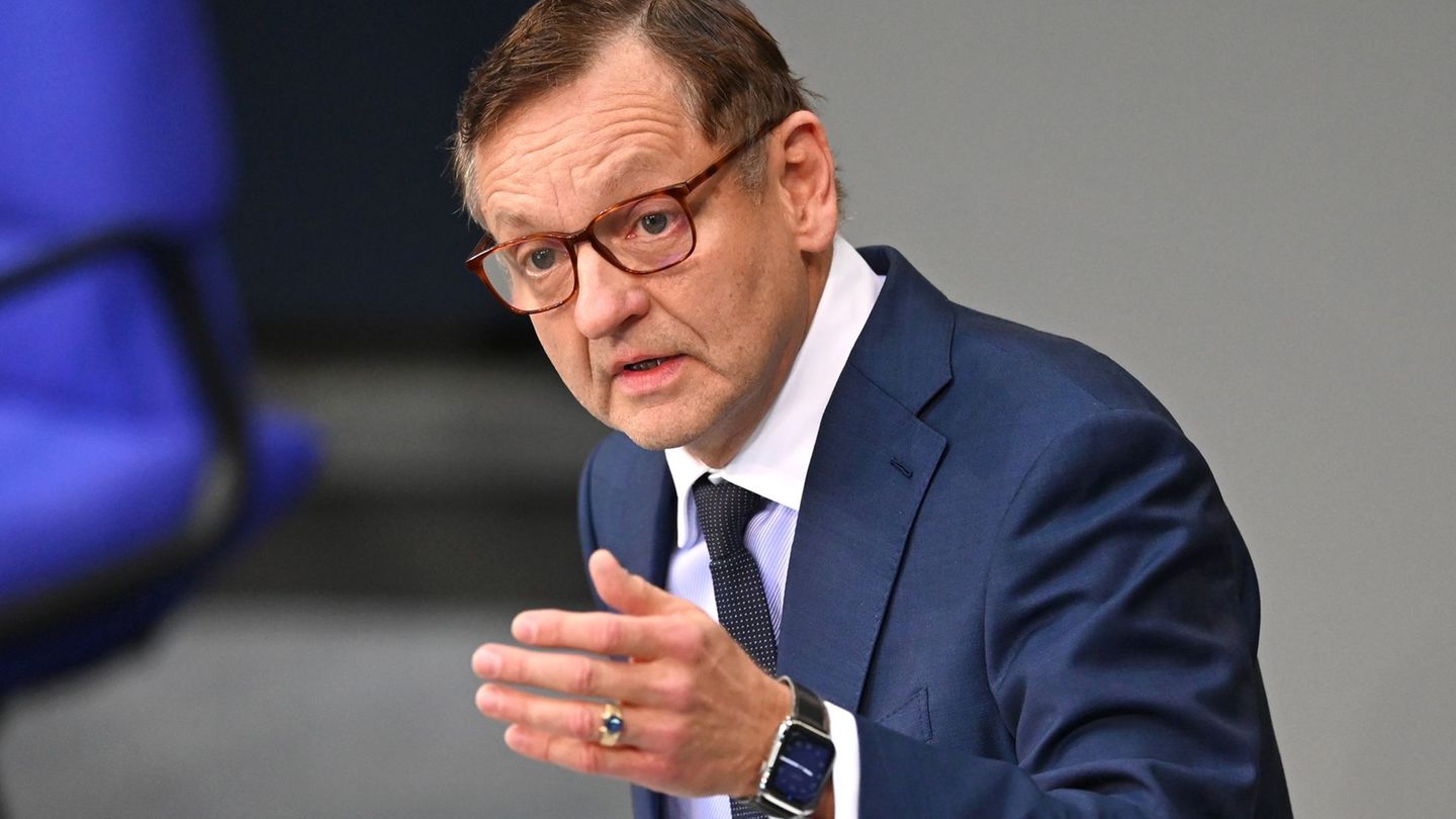 AfD-Bundesvize Kay Gottschalk: "Dann müssen wir uns halt nach Ersatz umsehen". Foto: Elisa Schu/dpa