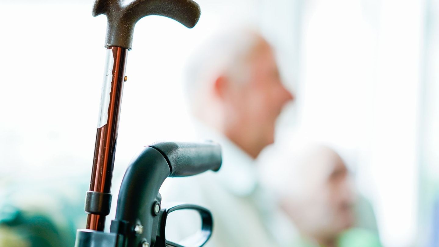 Mit dem Pilotprojekt "Carla" sollen Pflegeheimbewohner schneller ärztlich versorgt werden – per Videochat und mit Hilfe digitale