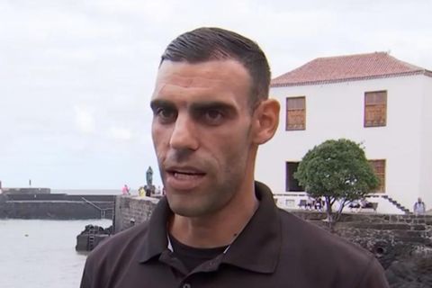 Kellner riskiert sein Leben – und zieht drei Urlauber aus dem Meer