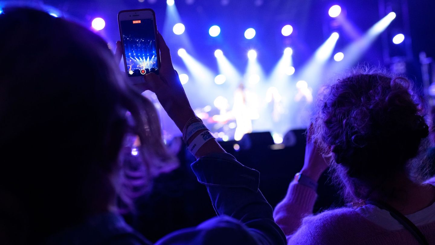 In Sachsen soll ein Büro für Popkultur Musikschaffende unterstützen. (Archivbild) Foto: Jonas Walzberg/dpa