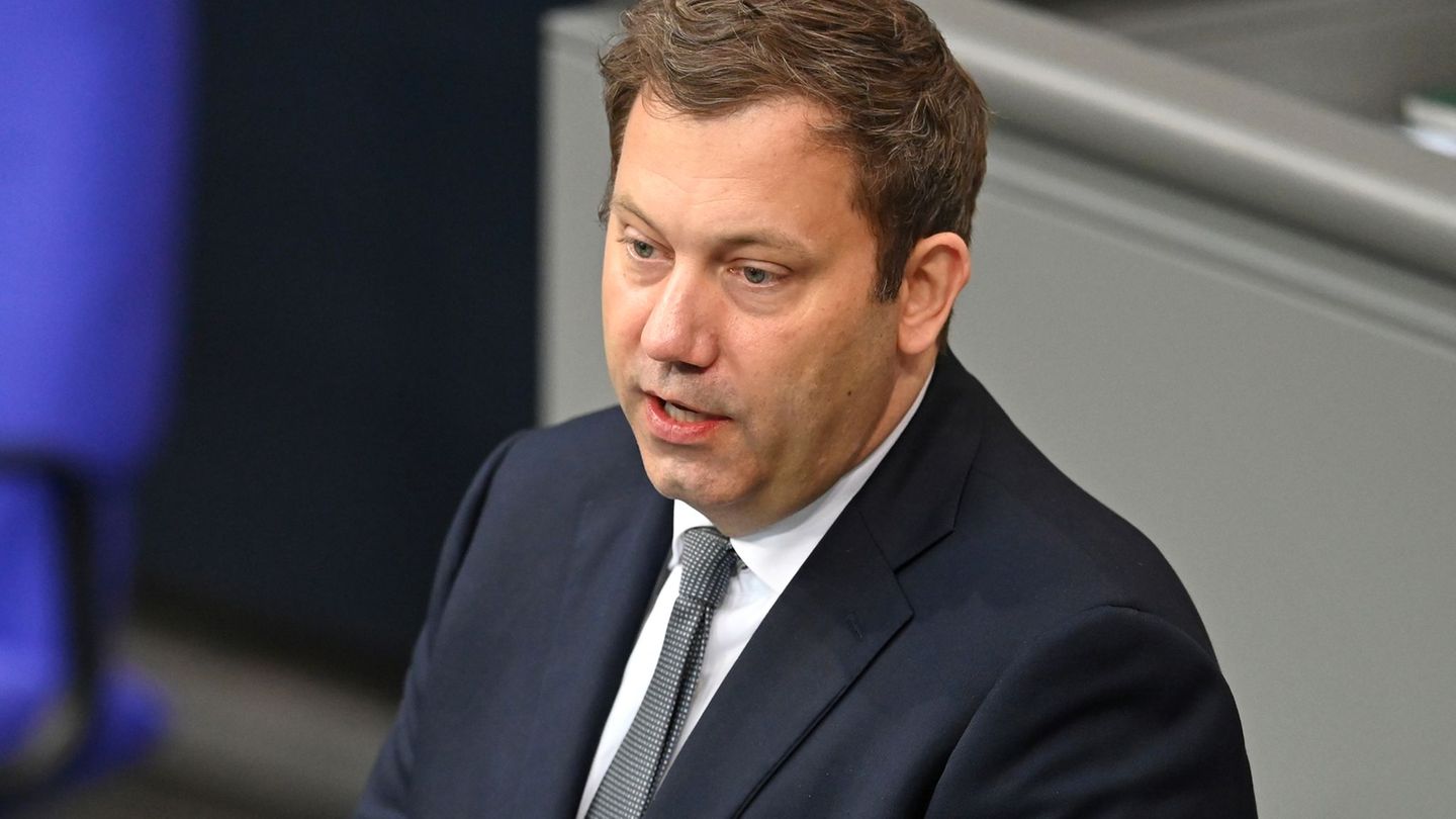 Reform des Wehrdienstes: Klingbeil sieht Streit um Wehrdienst vor Einigung