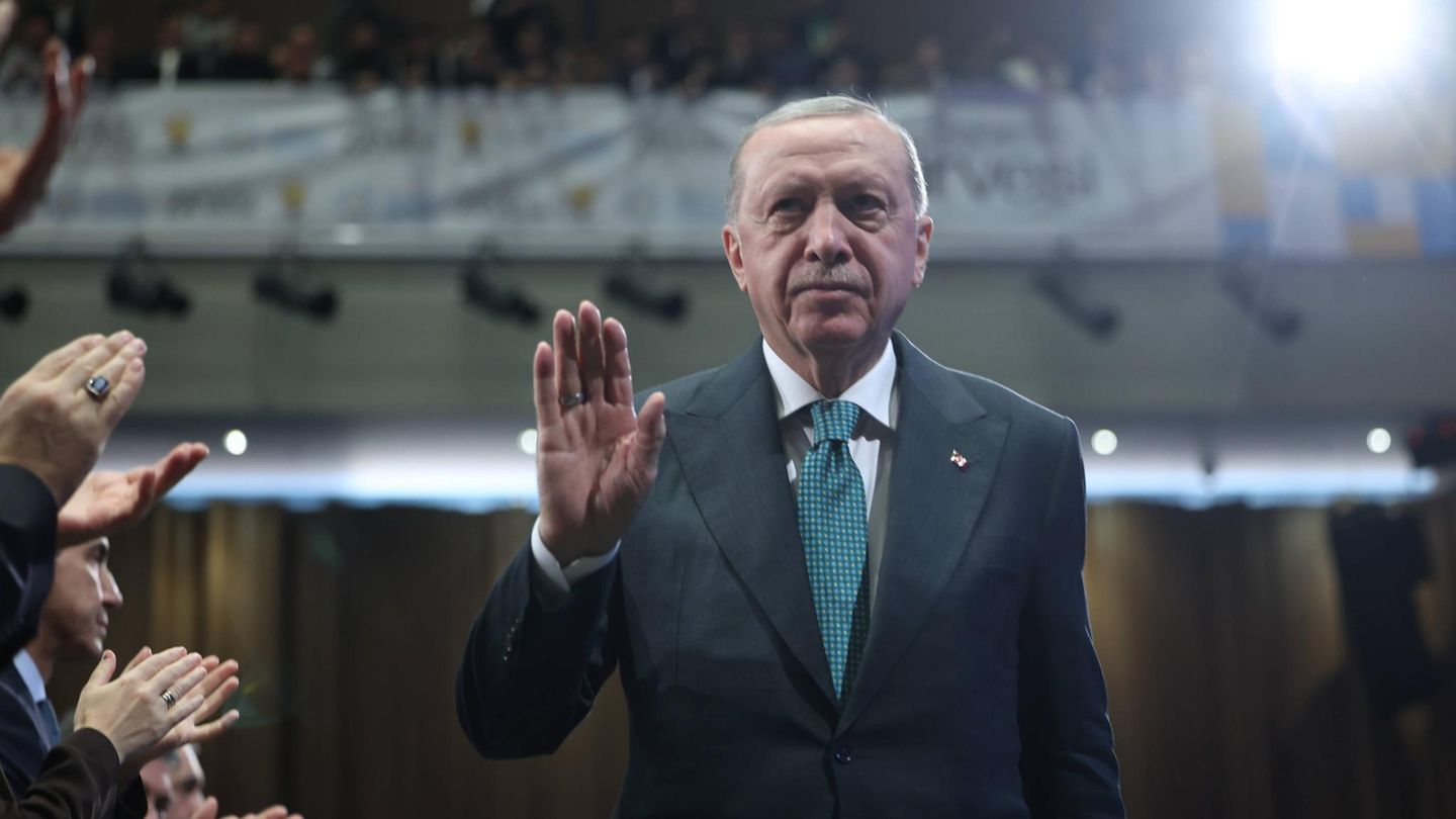 Türkischer Präsident Erdogan: Seinen Gegner Ekrem Imamoglu erwartet gigantische Haftstrafe