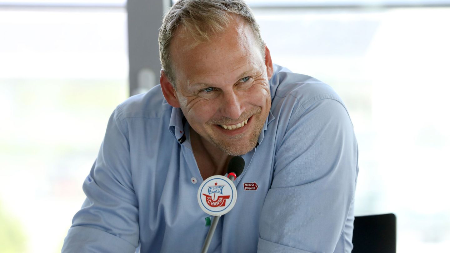 Martin Pieckenhagen wird neuer Sport-Geschäftsführer beim Viertligisten Kickers Offenbach. (Archivbild) Foto: Bernd Wüstneck/dpa