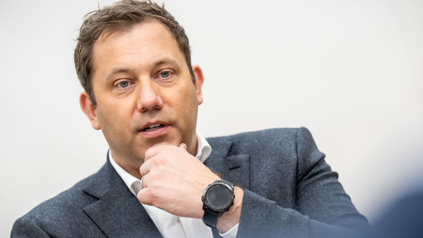 Vizekanzler Lars Klingbeil. Die deutsche Haltung zum Verbrenner-Aus könnte Thema im Koalitionsausschuss werden. Foto: Michael Ka