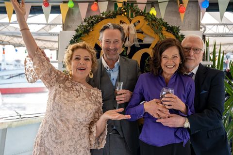 Partnertausch zur Goldhochzeit? Das Leben von Ulla (Michaela May, links), Paul (Helmut Zierl, zweiter von links), Rita (Angela Roy) und Robert (Ernst Stötzner) wird nach Pauls Geständnis plötzlich nicht mehr dasselbe sein.