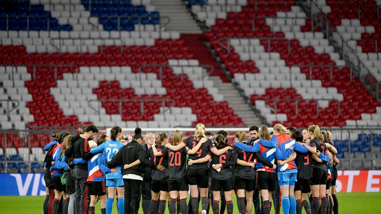 Wie schon im März 2023 wollen die Bayern-Fußballerinnen wieder in der Allianz Arena gegen Arsenal jubeln. (Archivfoto) Foto: Pet