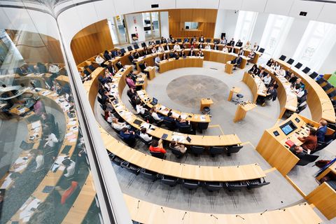 Das Sondervermögen für die Kommunen ist eines der großen Themen im Landtag. (Symbolbild) Foto: Lando Hass/dpa