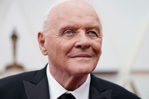 Anthony Hopkins blickt mit 87 Jahren auf sein bewegtes Leben. (Archivfoto) Foto: Jae C. Hong/Invision/AP/dpa