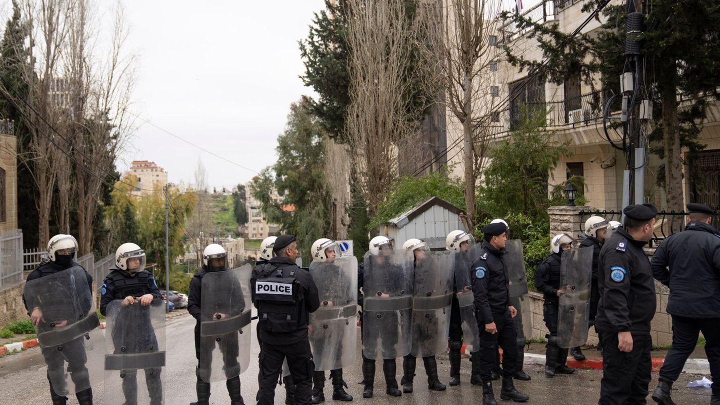 Deutschland will die palästinensische Polizei auch künftig unterstützen. (Archivbild) Foto: Nasser Nasser/AP/dpa