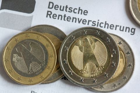 Mit der geplanten Aktivrente sollen Rentner und Rentnerinnen bis zu 2.000 Euro steuerfrei hinzuverdienen können (Archivbild) Fot