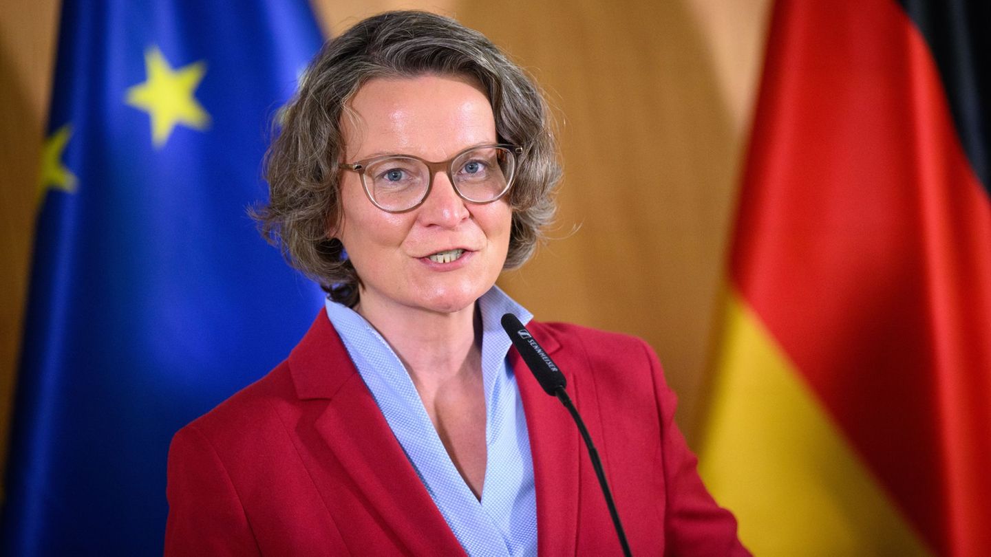 Forderungen aus den Kommunen nach mehr Geld vom Land weist die zuständige Ministerin zurück (Archivbild) Foto: Bernd von Jutrcze