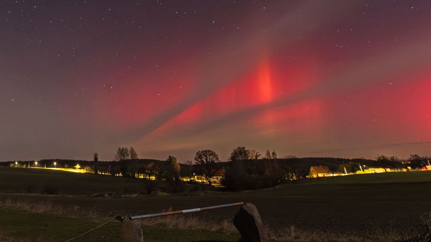 Polarlichter waren in der vergangenen Nacht auch mancherorts in Sachsen zu sehen. Foto: Dietmar Thomas/EHL Media/dpa