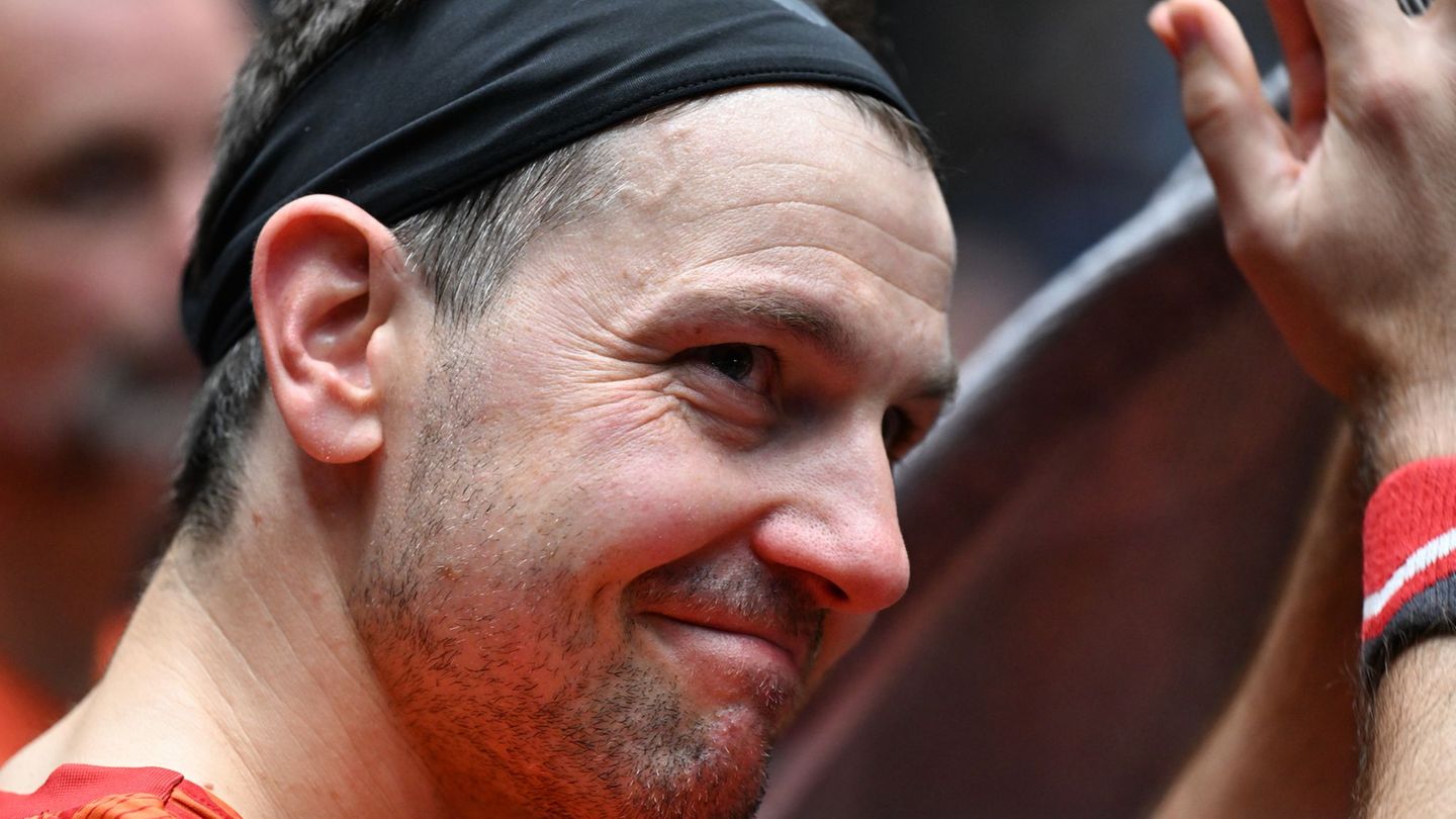 Timo Boll wird neben anderen Weltklasse-Spielern im Januar im Sportforum zugegen sein. Foto: Arne Dedert/dpa