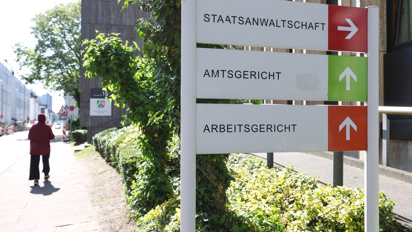 Den Arbeitsgerichten in NRW geht die Arbeit aus. (Archivbild) Foto: Friso Gentsch/dpa