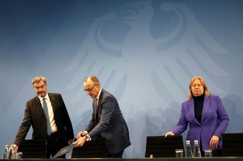 Parteichefs Söder, Merz und Bas nach Ausschuss im Oktober