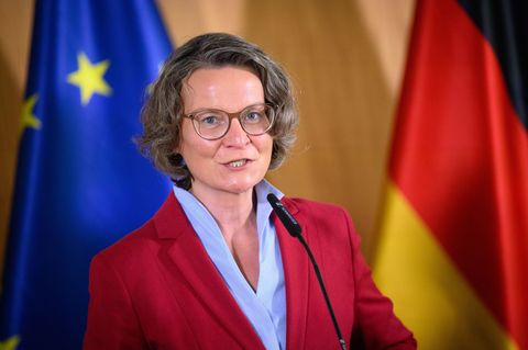 Forderungen aus den Kommunen nach mehr Geld vom Land weist die zuständige Ministerin zurück. (Archivbild) Foto: Bernd von Jutrcz