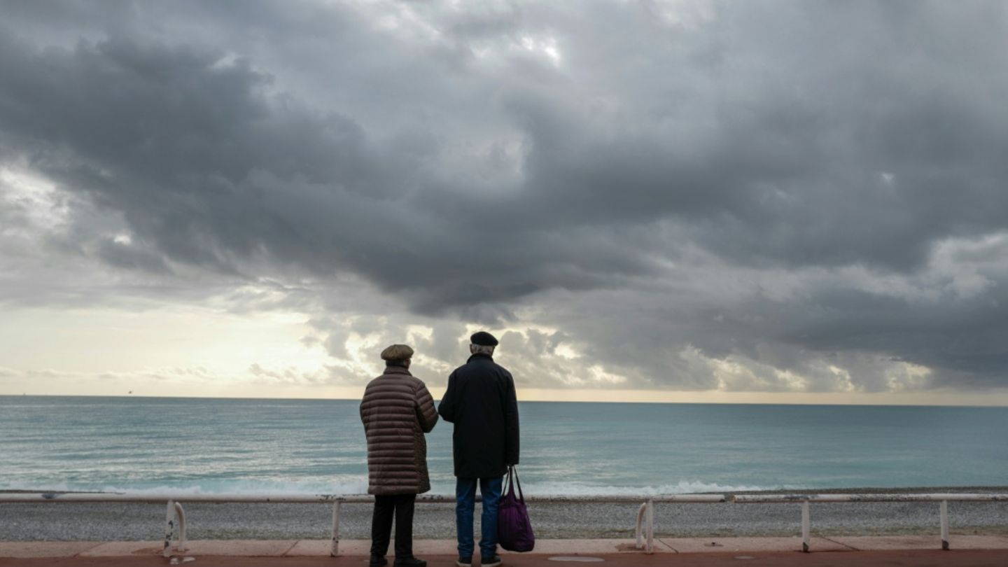 Älteres Paar am Meer