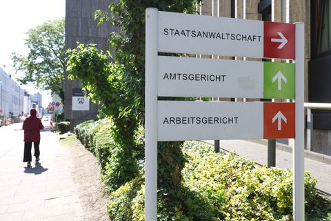 Die Zahl der Arbeitsgerichte in NRW soll halbiert werden. (Archivbild) Foto: Friso Gentsch/dpa