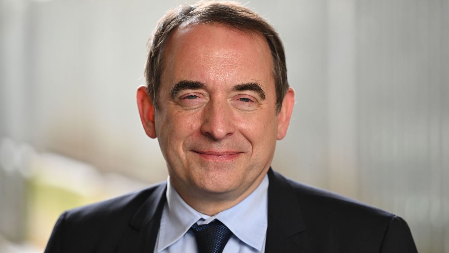 Auch in Zeiten knapper Kassen plant Hessens Finanzminister Lorz Investitionen - etwa in Bildung und innere Sicherheit. (Archivbi