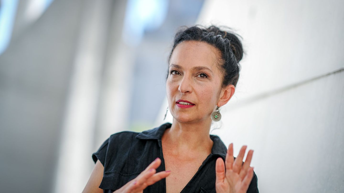 Neuköllns Integrationsbeauftragte Güner Balci verteidigt Bezirksbürgermeister Martin Hikel (SPD) gegen parteiinterne Kritik. (Ar