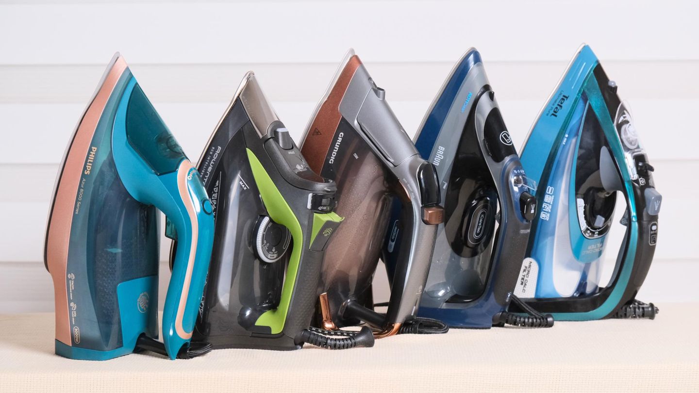 Dampfbügeleisen Test: 5 Geräte von oben