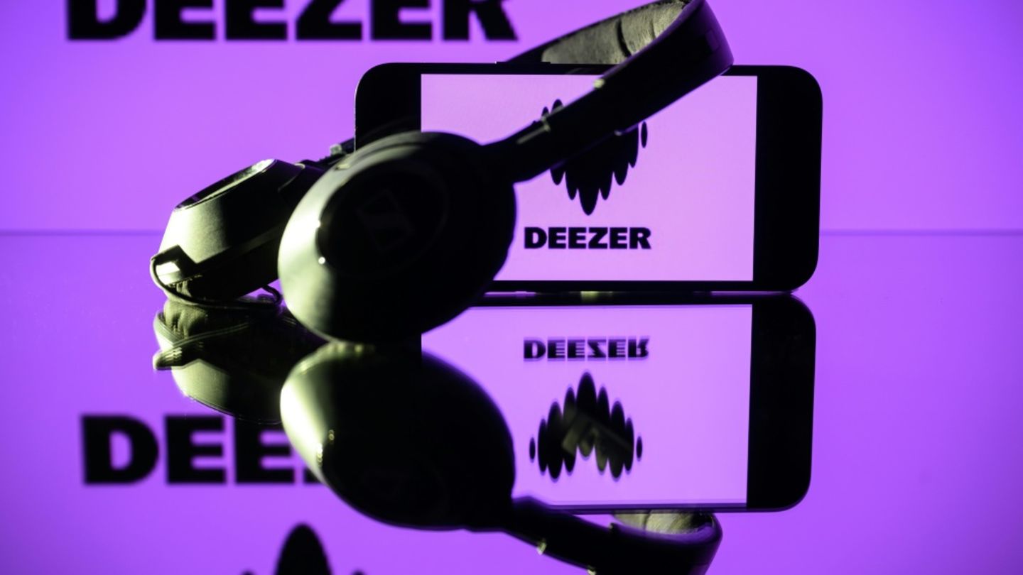 Deezer Logo