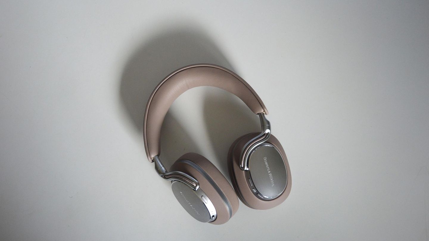 bowers wilkins px8 s2