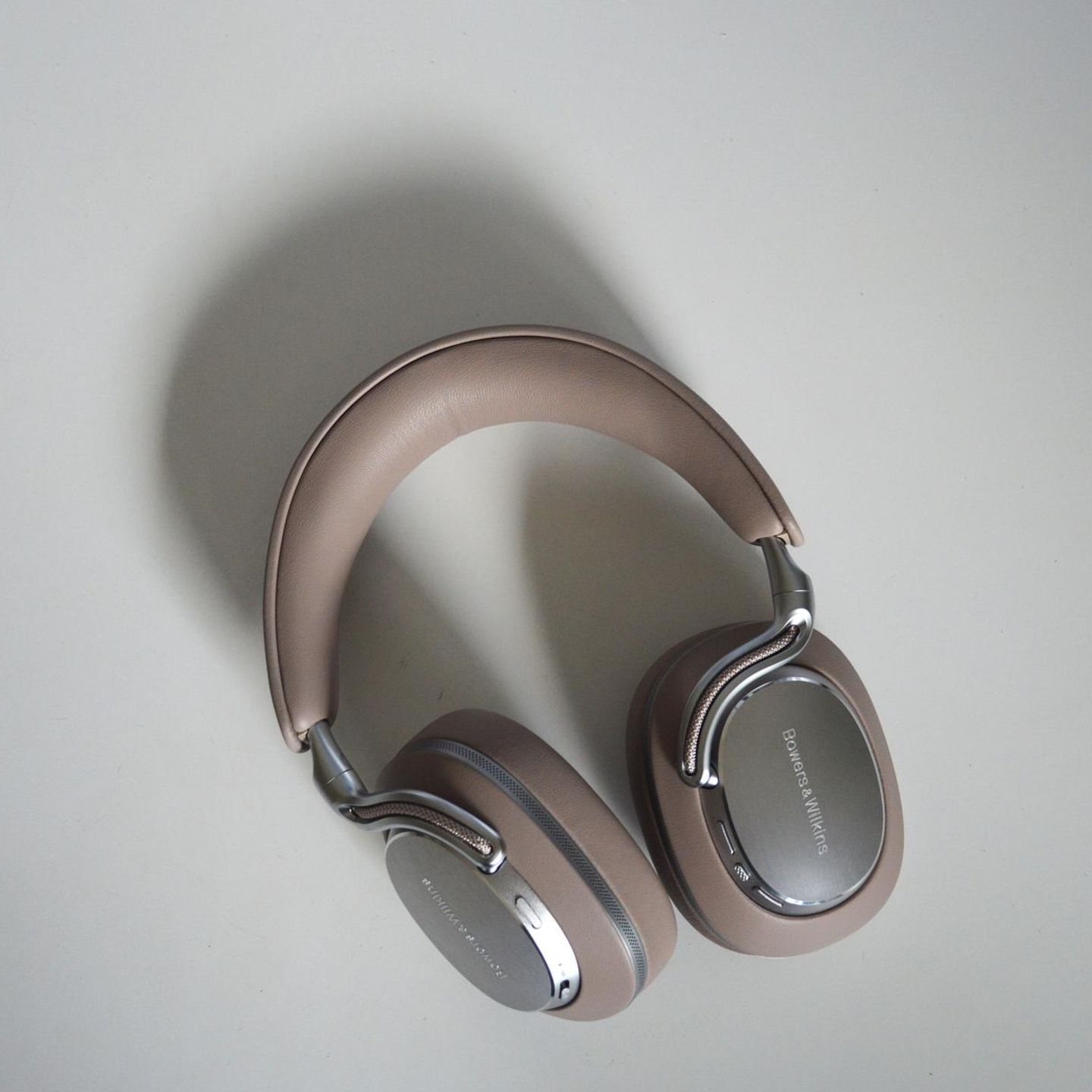 bowers wilkins px8 s2