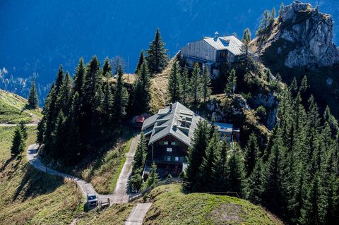 Laut Polizei war der Wanderer nahe dem August-Schuster-Haus in Unterammergau unterwegs, als er schwer stürzte. (Archivbild) Foto
