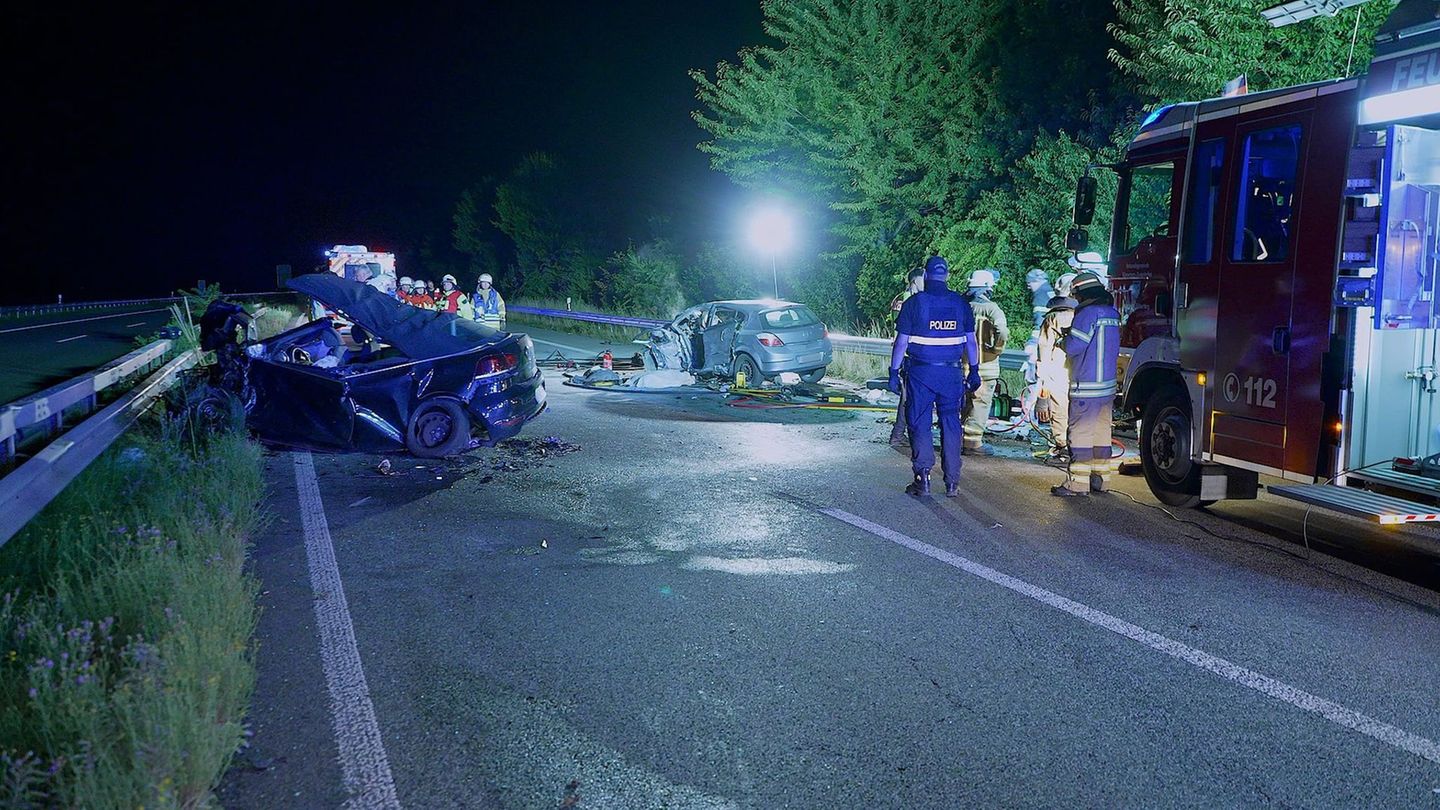 Der Unfall ereignete sich der Polizei zufolge am 16. August 2025 um 23.38 Uhr. (Archivbild) Foto: Marco Hanna/Crash 24h-News/dpa