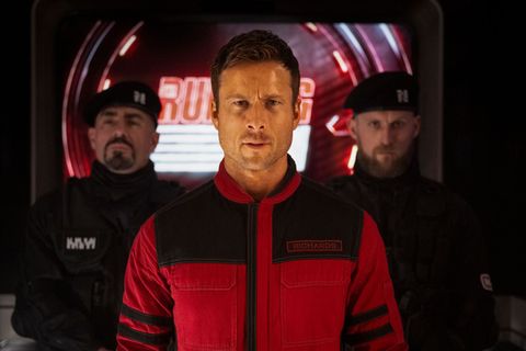 Der verzweifelte Ben Richards (Glen Powell, Mitte) stellt sich dem Spiel um Leben und Tod.