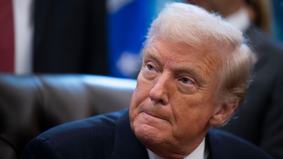 Trump verwirrt mit Magnet-Vortrag im Oval Office – nicht zum ersten Mal