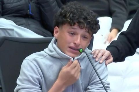 "Sollte als 16-Jähriger nicht so leben": Emotionale Teenager-Rede bewegt die USA