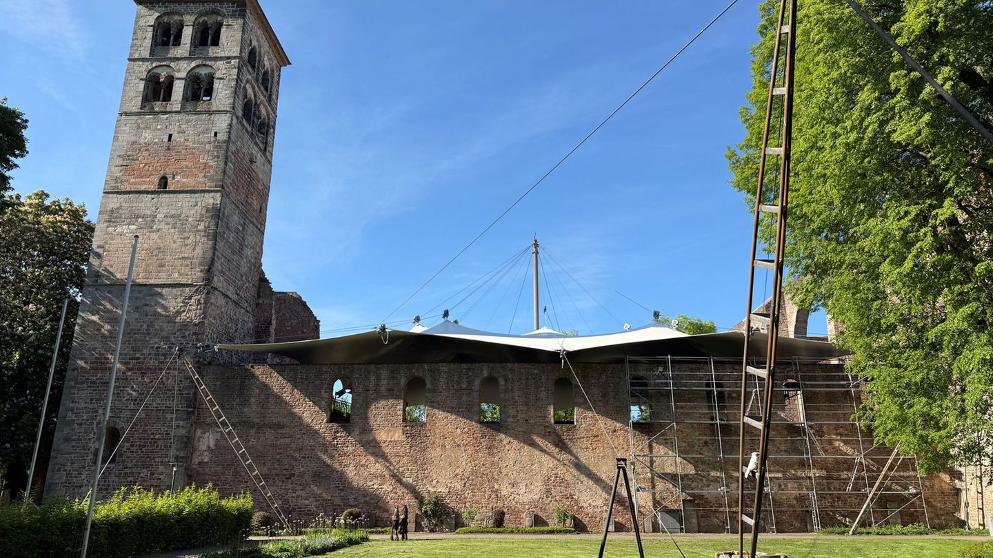 Als Aufführungsort der Bad Hersfelder Festspiele trägt die Ruine zur einzigartigen Atmosphäre der Festspiele in der osthessische